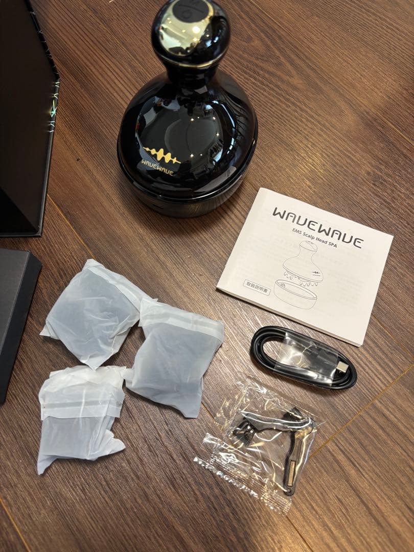 【新品】WAVEWAVE EMS ヘッドマッサージ 電気ブラシ 美顔器　頭皮