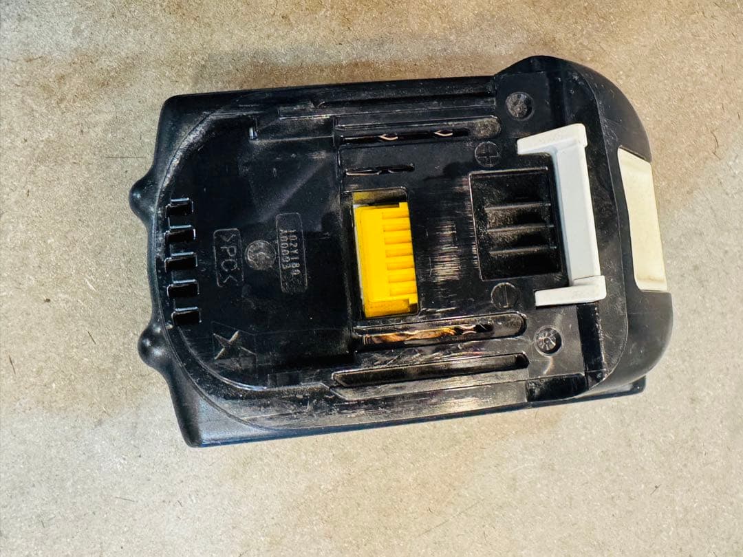 の*ん様 makitacl180fd充電式コードレス掃除機本体と付属品
