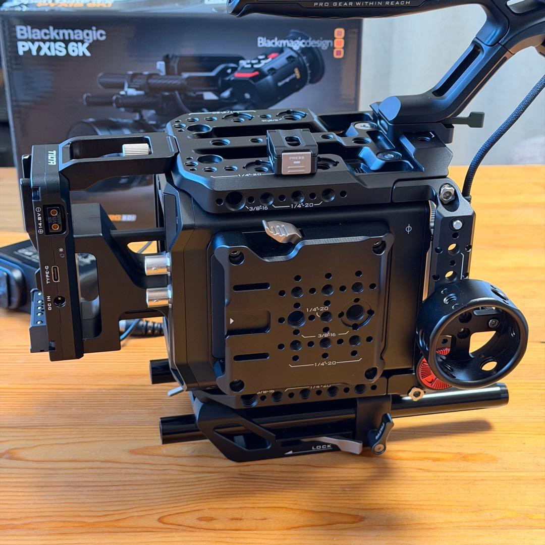 【美品】Blackmagic PYXIS 6K モニター＋Tiltaフルケージ等