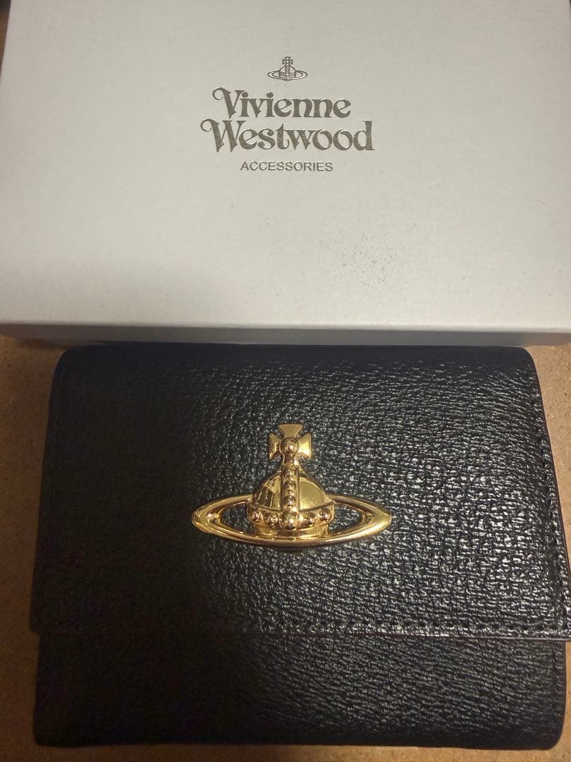 Vivienne Westwood ブラック三つ折り財布(廃盤)