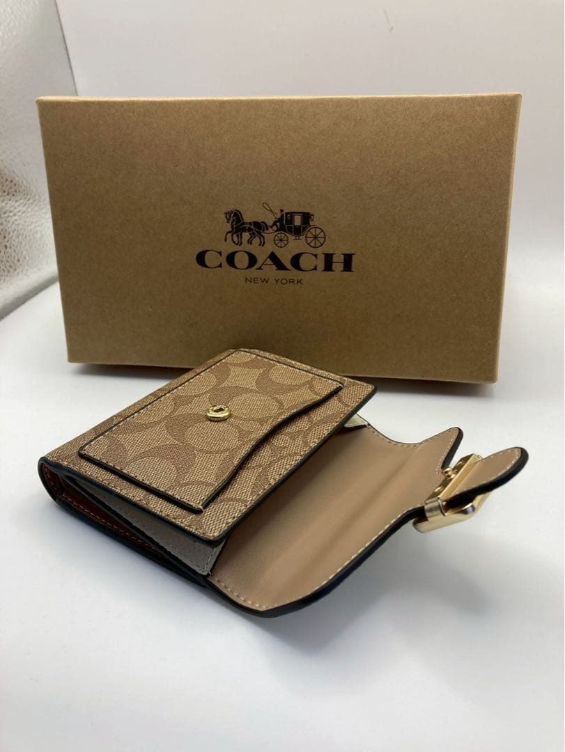 【新品・未使用】COACH 二つ折り財布 ブラウン／ホワイトC7805