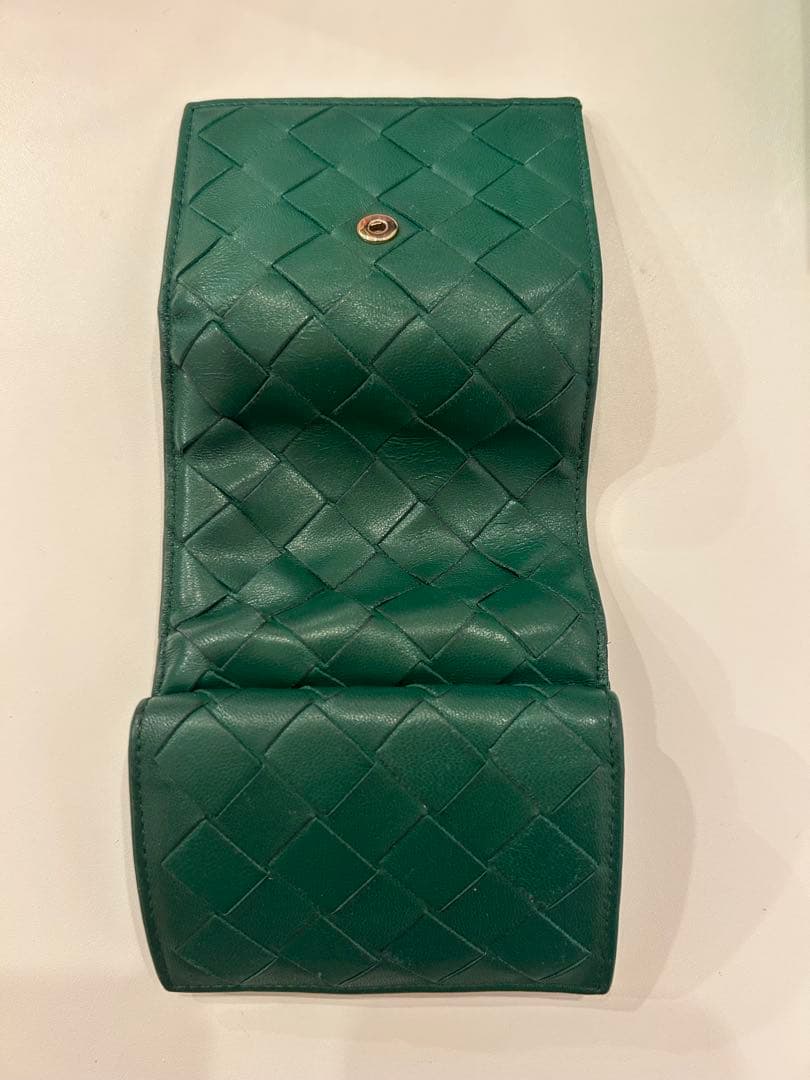 BOTTEGA VENETA三つ折り財布 編み込みデザイン