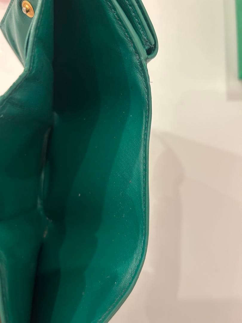 BOTTEGA VENETA三つ折り財布 編み込みデザイン
