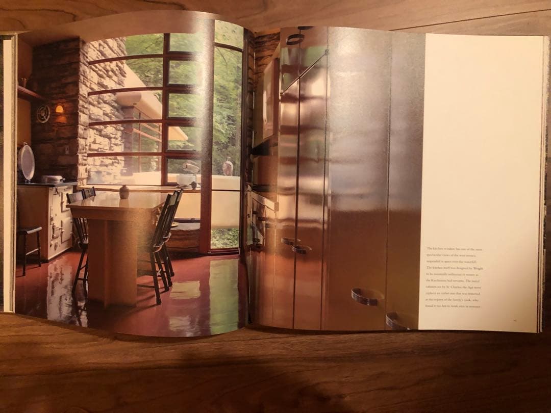 Fallingwater フランク・ロイド・ライト　落水荘