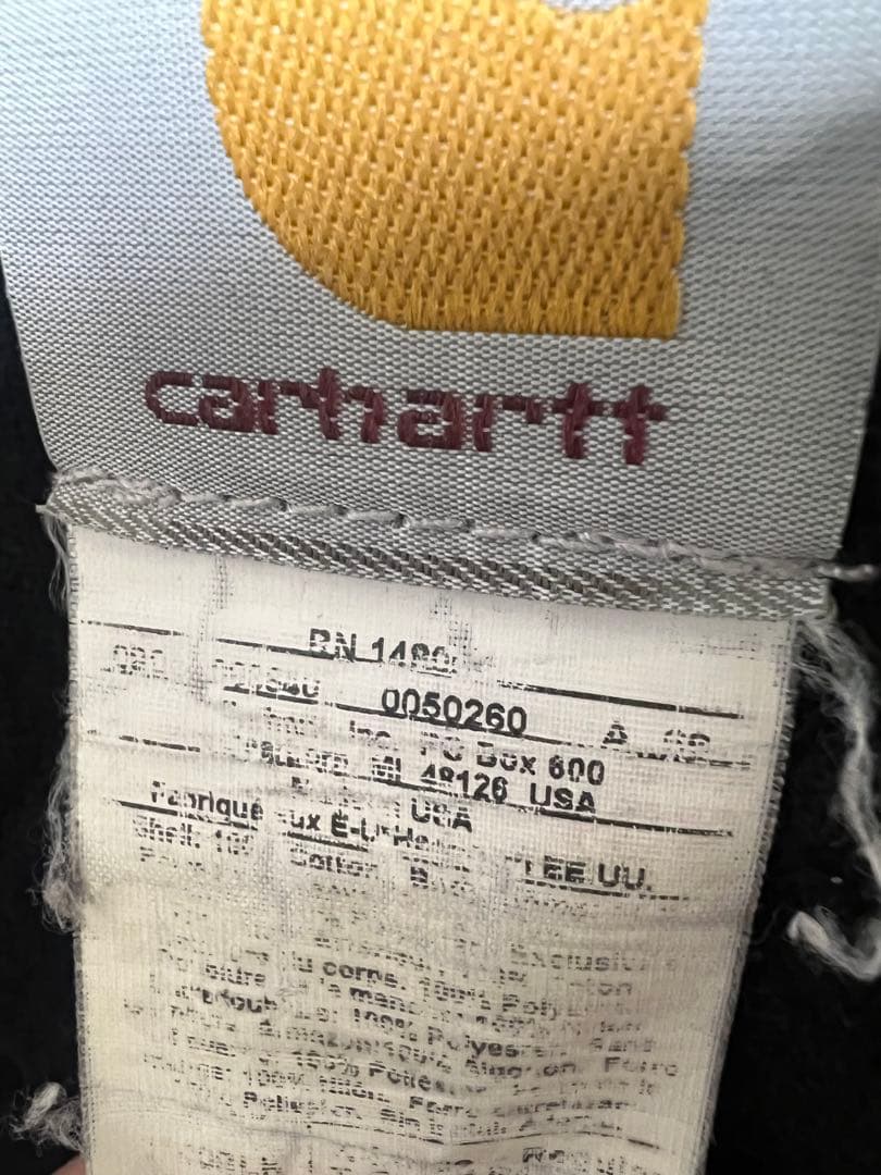 Carhartt ブラック フード付きジャケット
