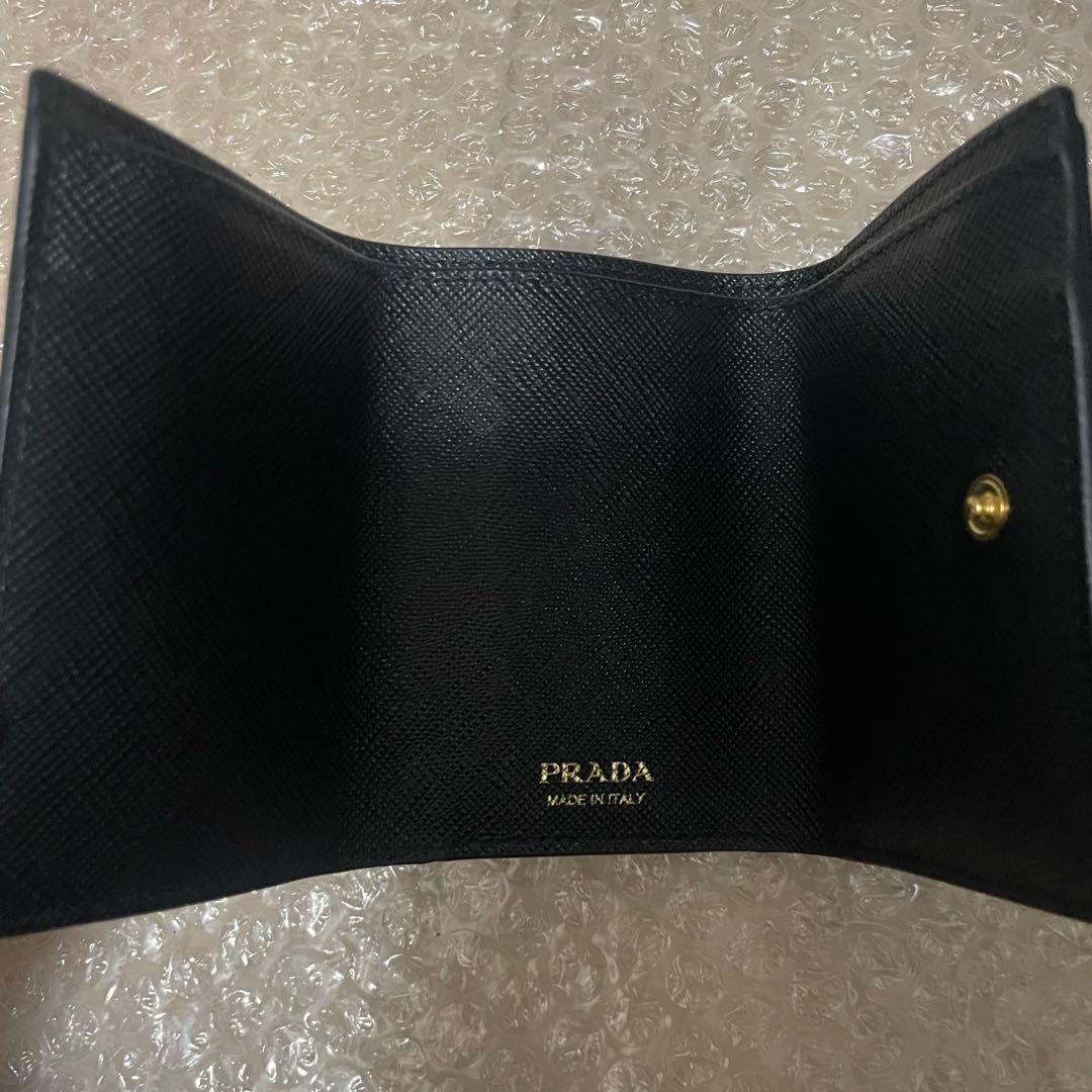 美品　PRADA サフィアーノトライアングル財布