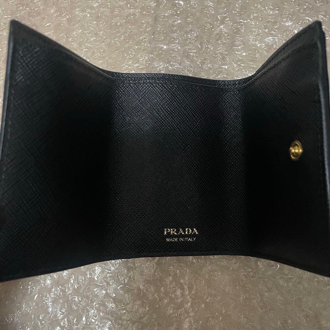 美品　PRADA サフィアーノトライアングル財布