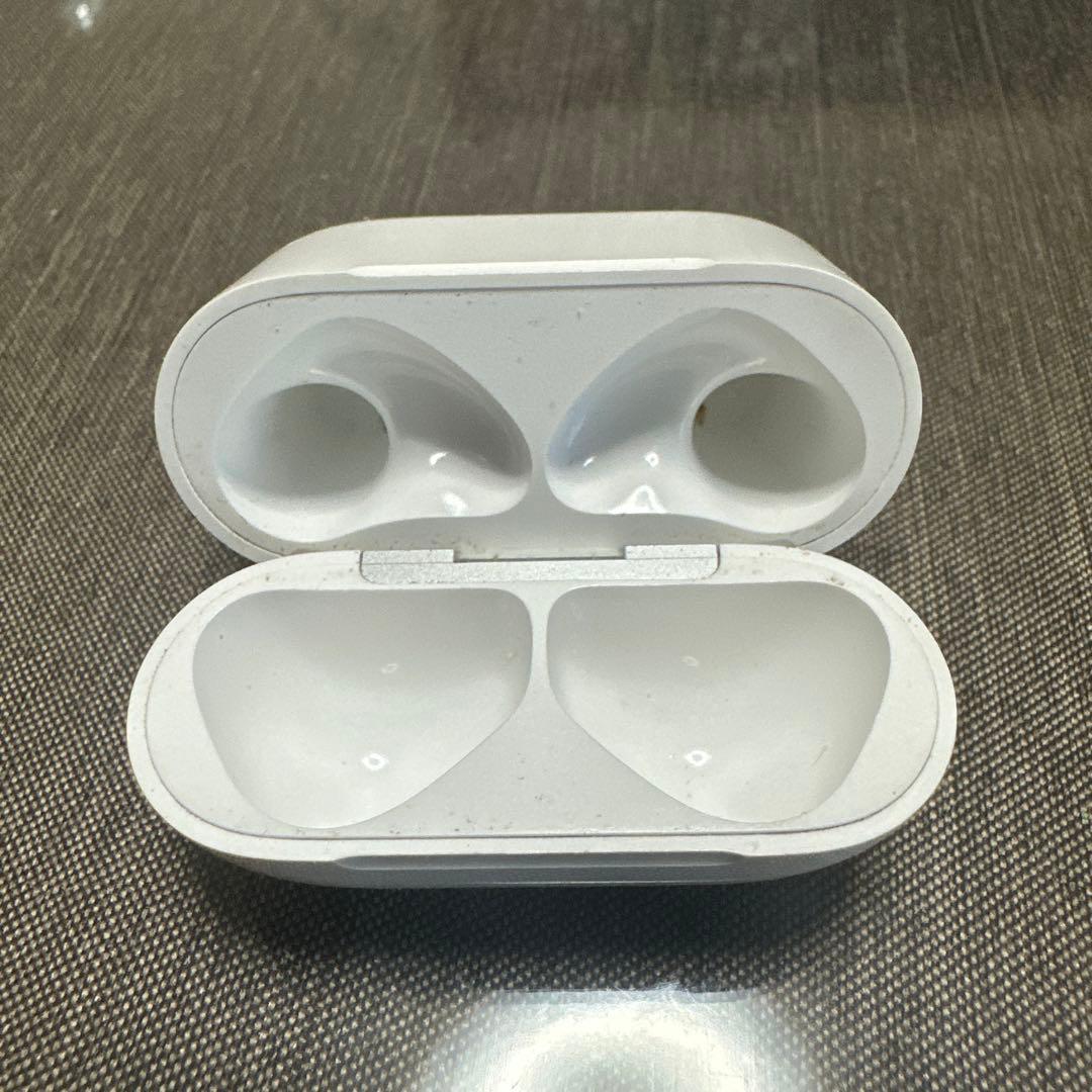 Apple AirPods4ノイズキャンセリング搭載 純正品