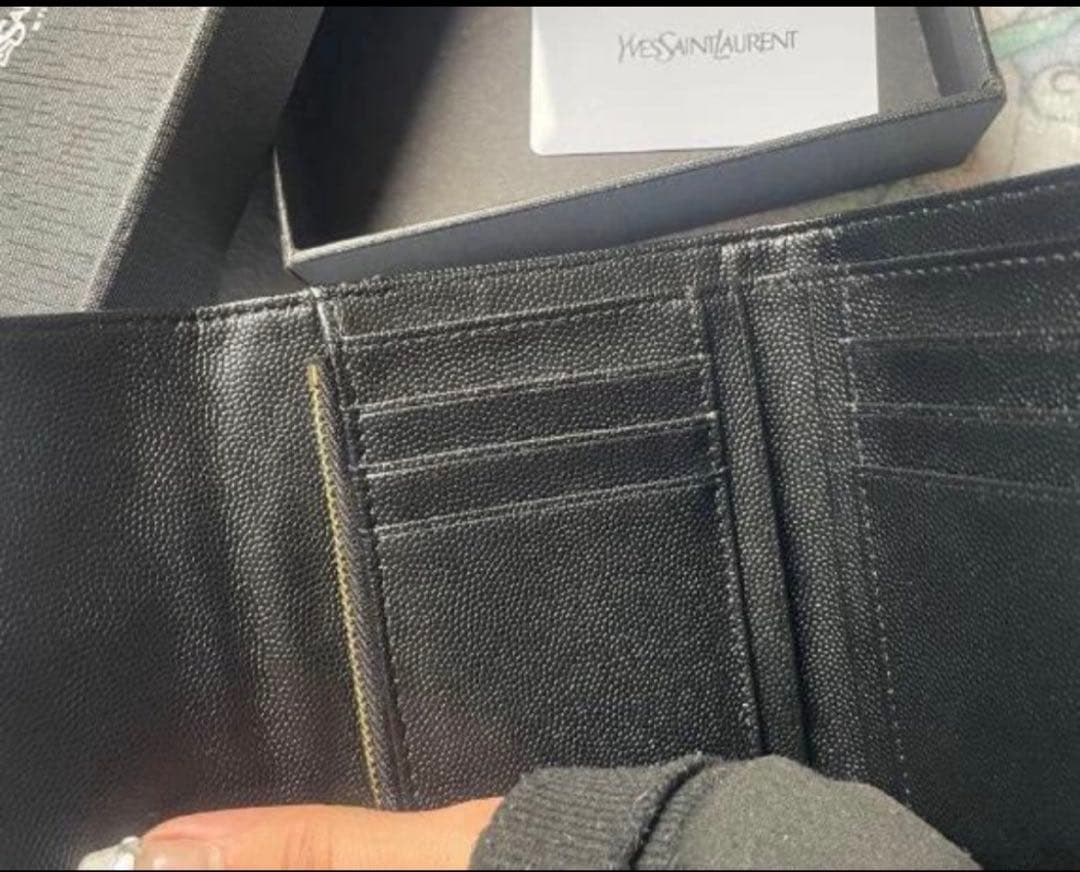 Yves Saint Laurent ブラック 三つ折り財布