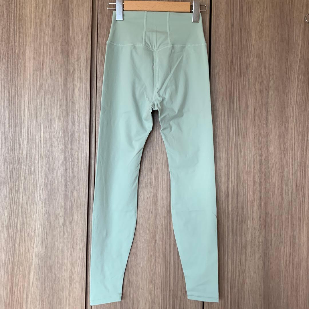 チャコット バレエ ヨガ ★ Motion レギンス★ Mサイズ 新品❣️