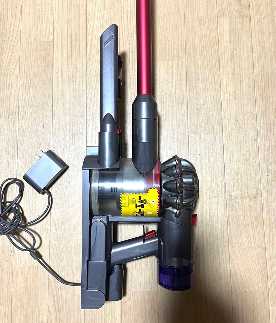 Dyson ダイソン V8 Slim Fluffy コードレス掃除機 動作確認済