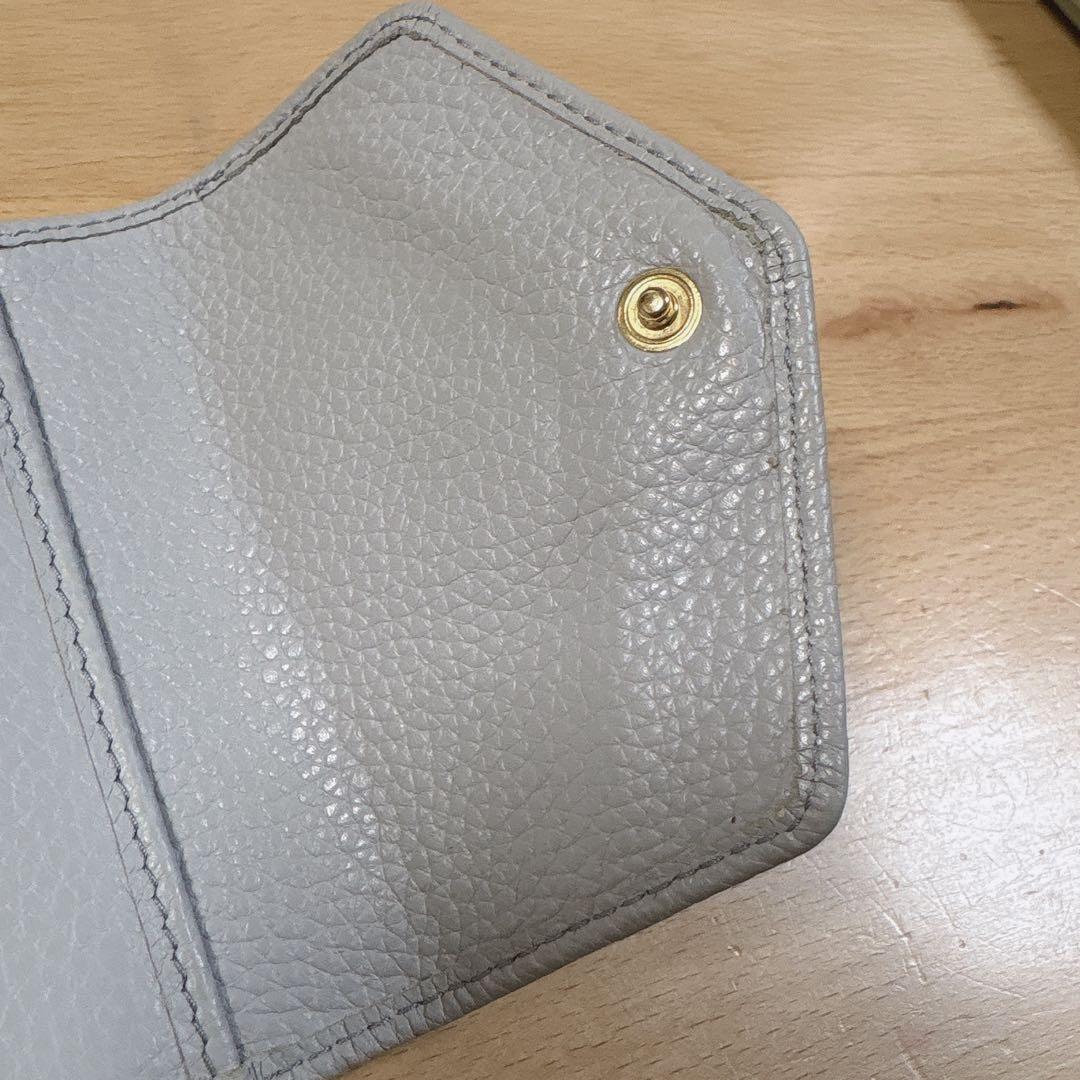 Miu Miu グレー 三つ折り財布　ミニ財布　カードケース