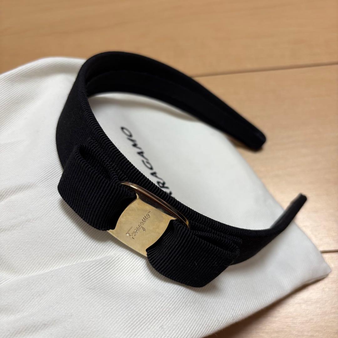 FERRAGAMO ブラックリボン　カチューシャ　箱付き