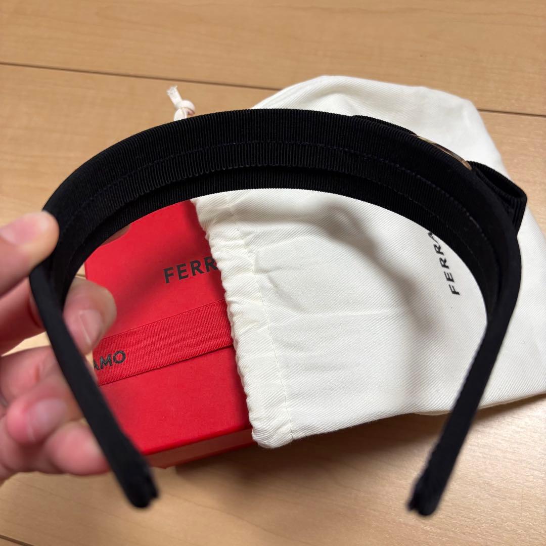 FERRAGAMO ブラックリボン　カチューシャ　箱付き