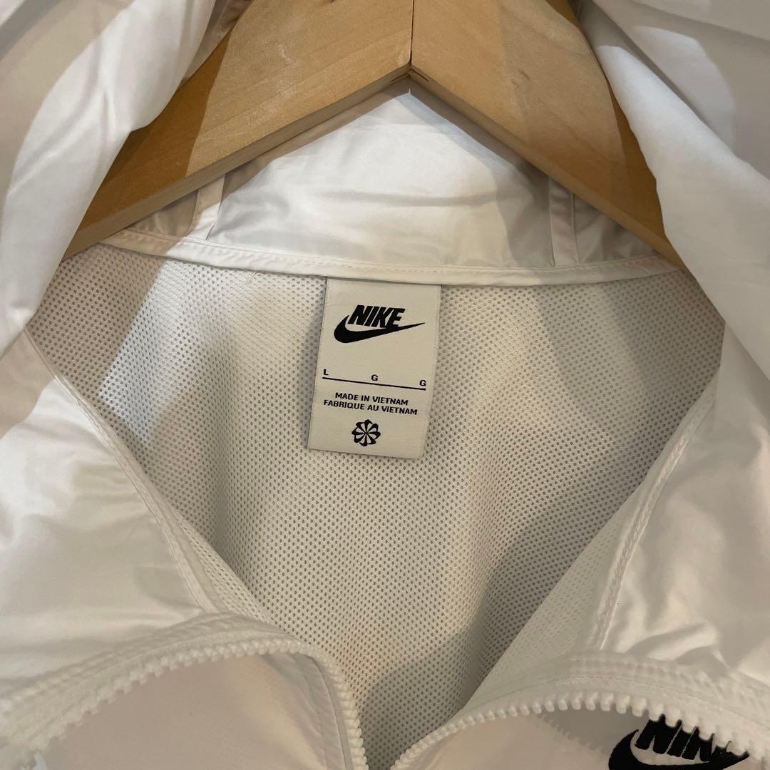 NIKE ウィンドブレーカー ホワイト ジップアップパーカー フード付きＬ