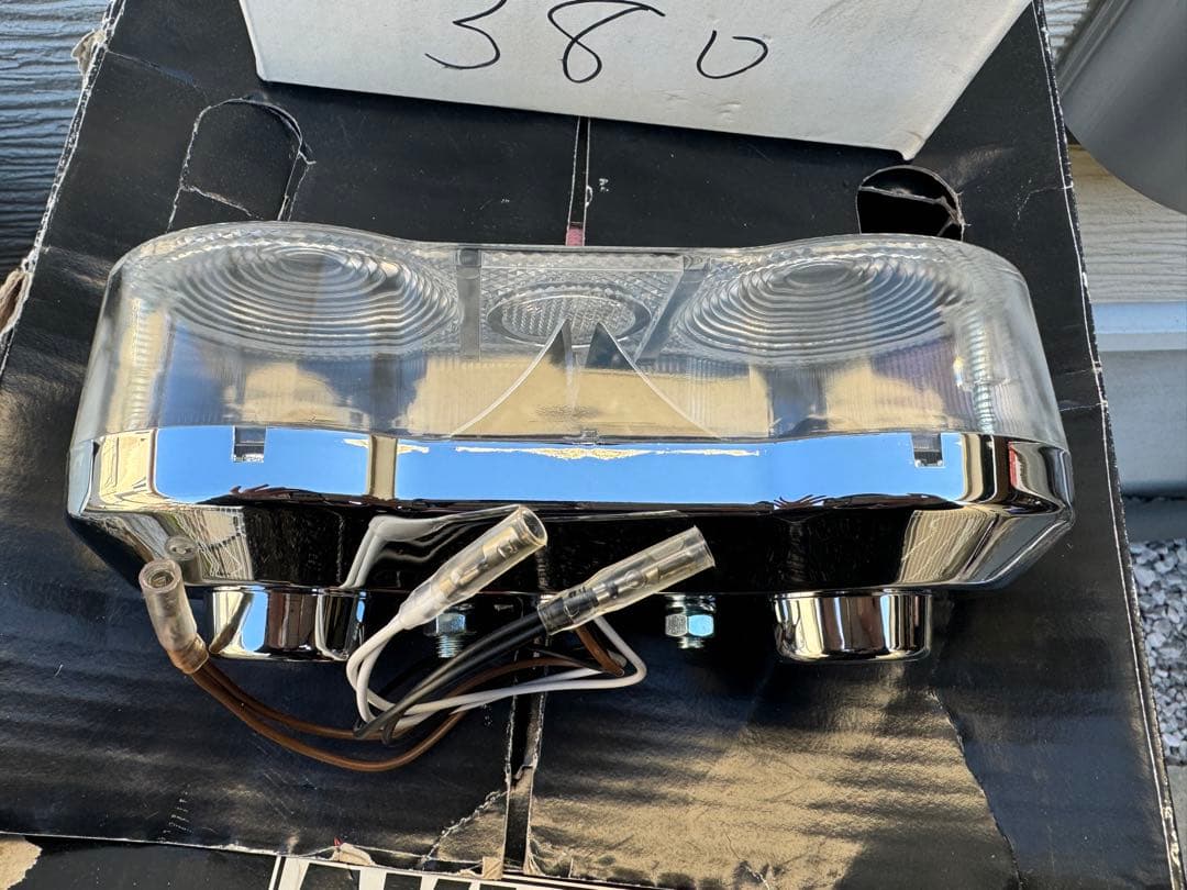 GT380テールランプ 2灯式(クリア)新品