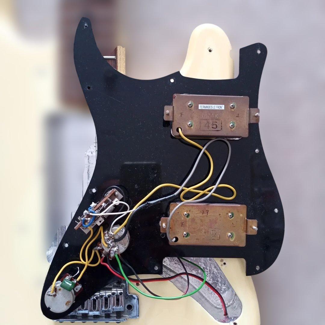 FERNANDES LIMITED EDITION ストラトタイプエレキギター