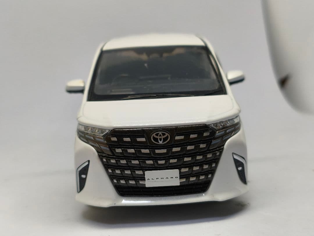 トヨタ アルファード カラーサンプル ミニカー 1/30 色見本 ホワイト 白