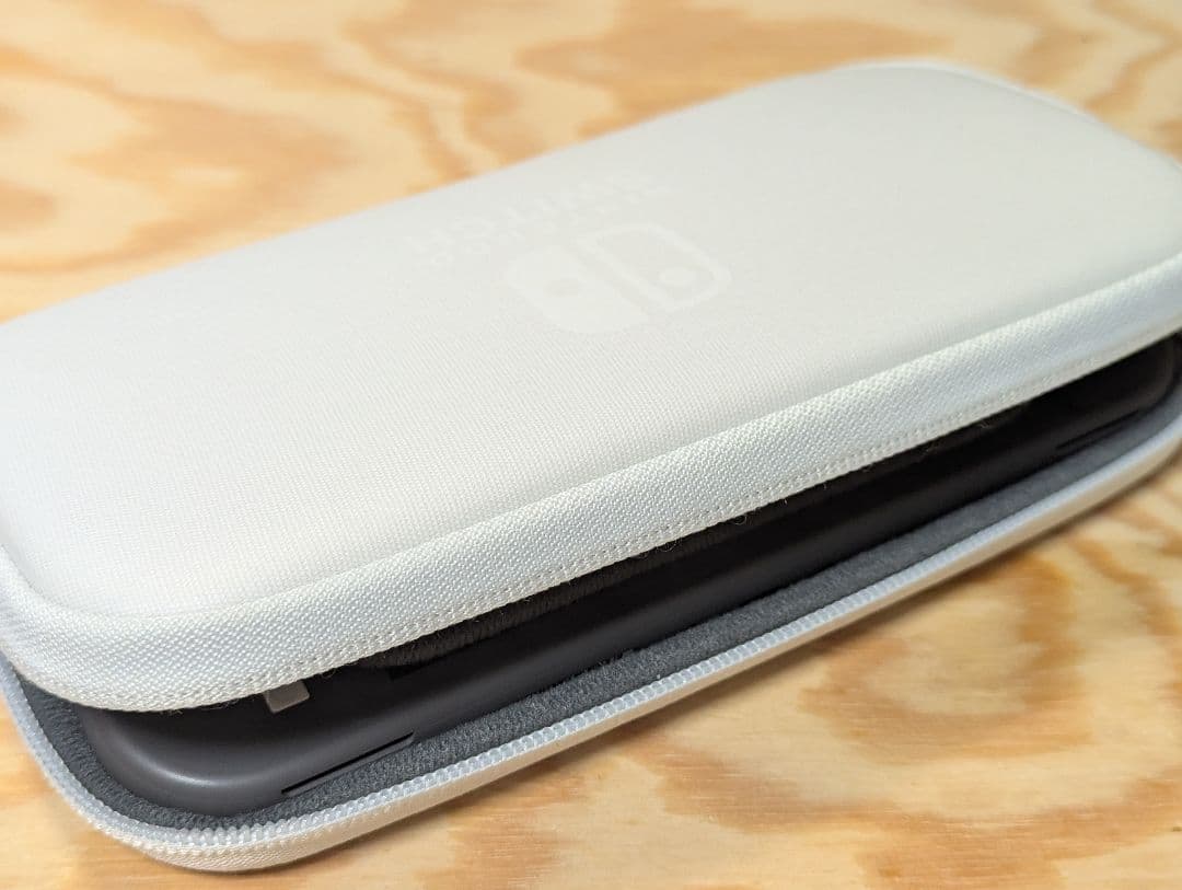 Nintendo switch lite グレー 本体【任天堂純正ケースつき】