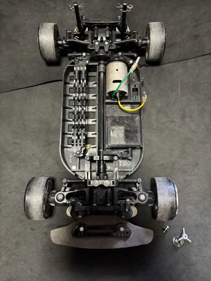 1/10RC タミヤTT01シャーシ・ドリフトタイヤ付き。