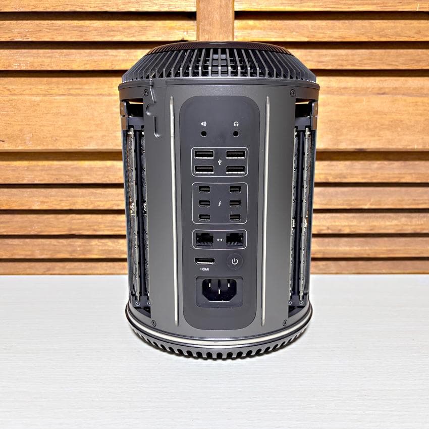 あらでぃん　Mac Pro(Late 2013)