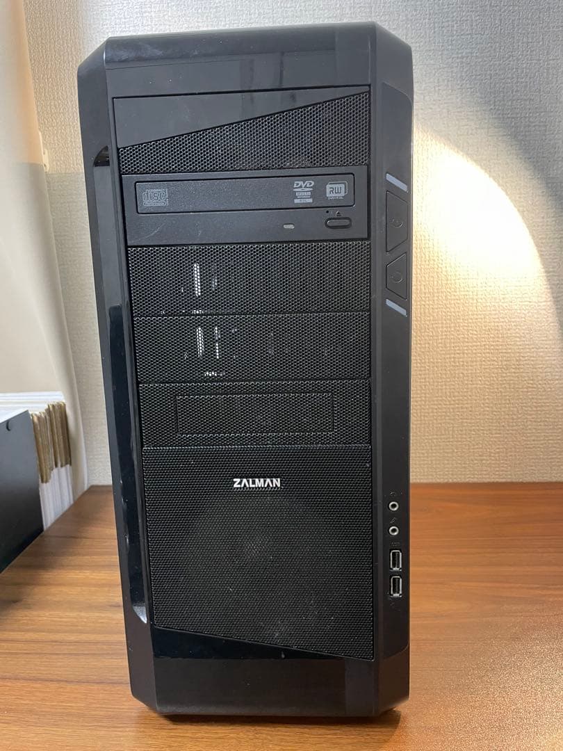 ZALMAN ミドルタワーPCケース