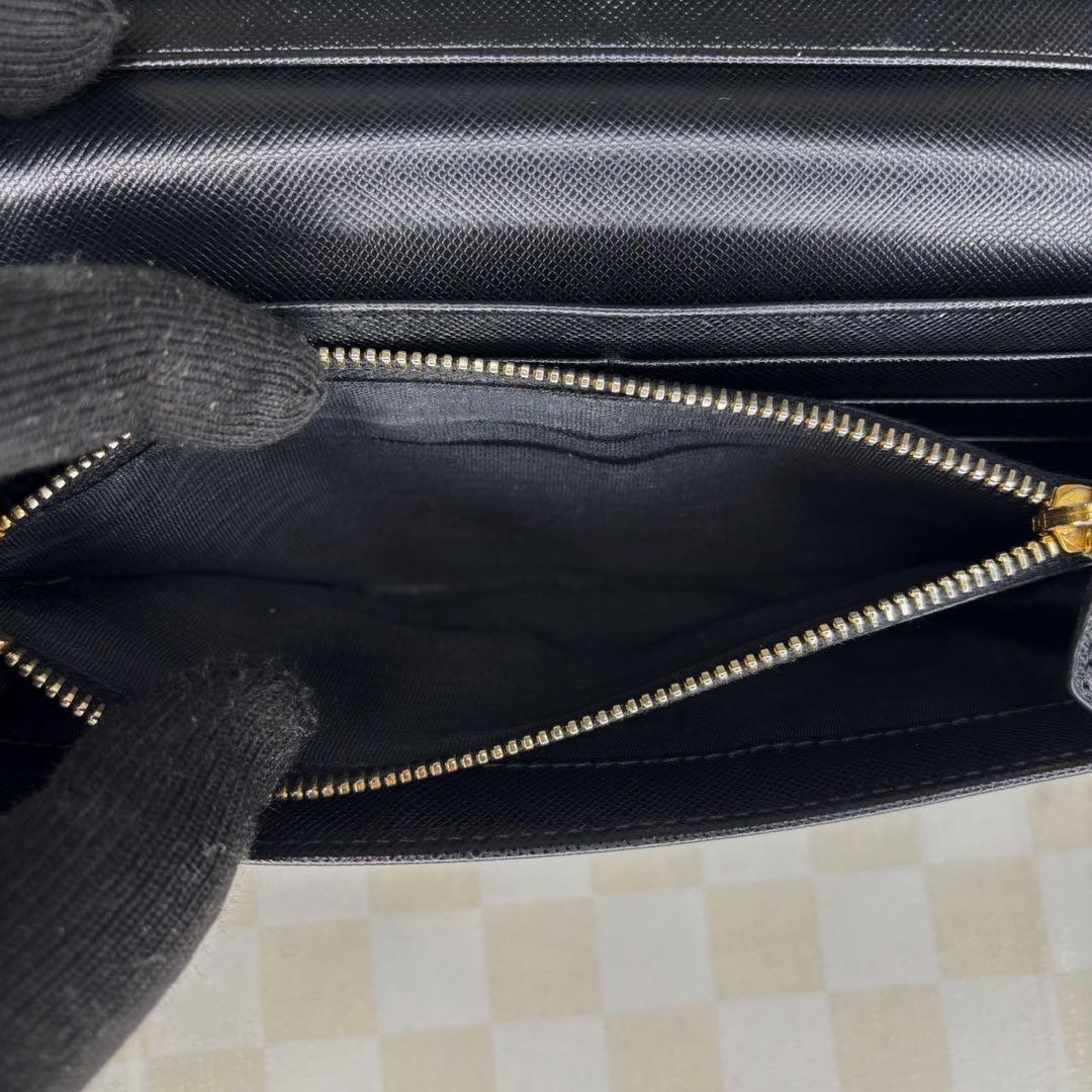 極美品　PRADA プラダ　長財布　二つ折り　M59