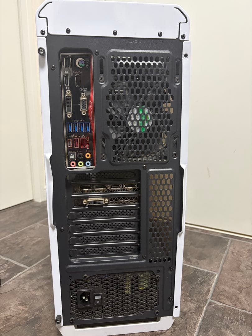 ぷ*り様 ゲーミングPC core i5 GTX960搭載