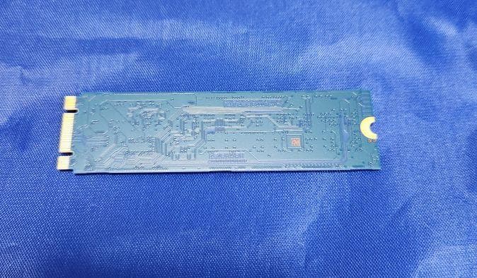 WD Blue SATA SSD 1TB 使用時間少