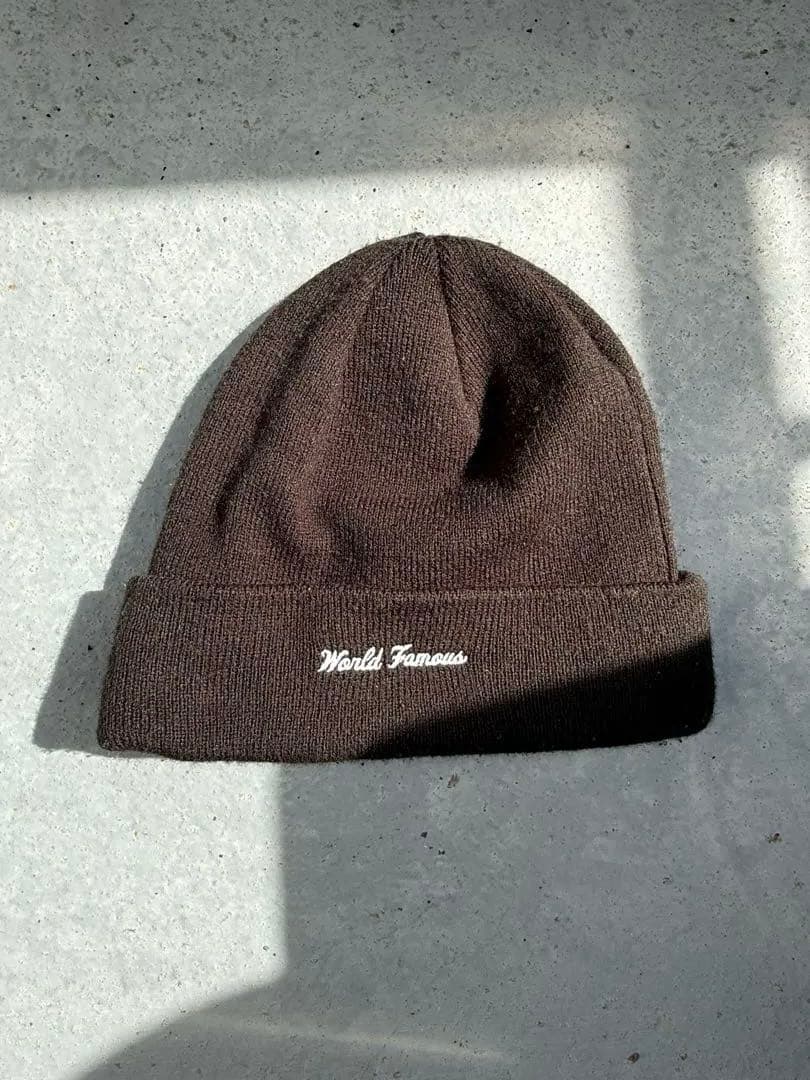 Supreme シュプリーム ブラック ニット帽 ビーニー 黒 ステッカー付き