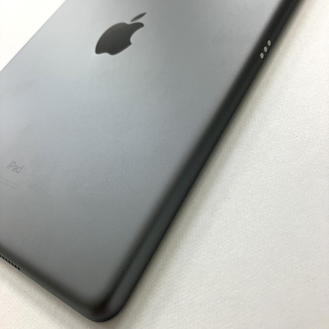 【極美品】iPad　第8世代　32GB　Wi-Fiモデル　バッテリー容量95％