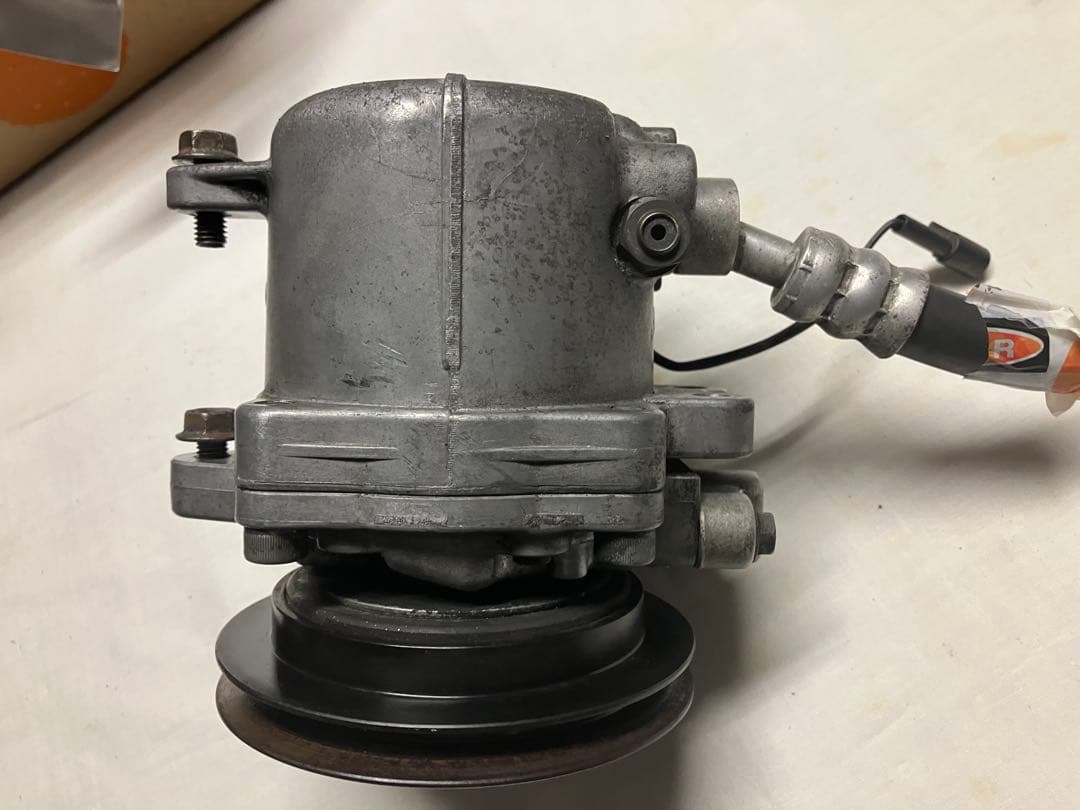 アルトワークス ACコンプレッサー エアコンコンプレッサー 中古 HA11S