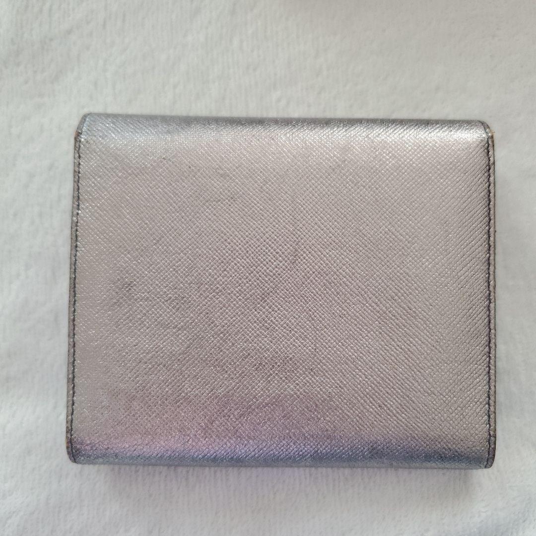 稜久☆PRADA サフィアーノ☆ 三つ折り財布 シルバー☆レザー