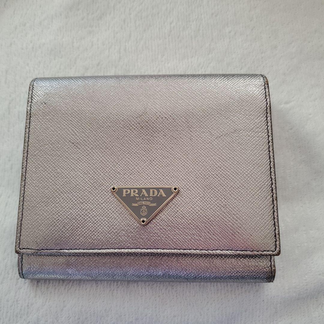 稜久☆PRADA サフィアーノ☆ 三つ折り財布 シルバー☆レザー