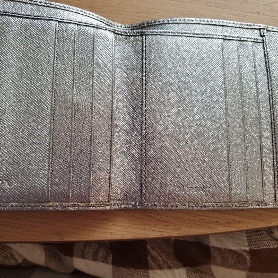 稜久☆PRADA サフィアーノ☆ 三つ折り財布 シルバー☆レザー