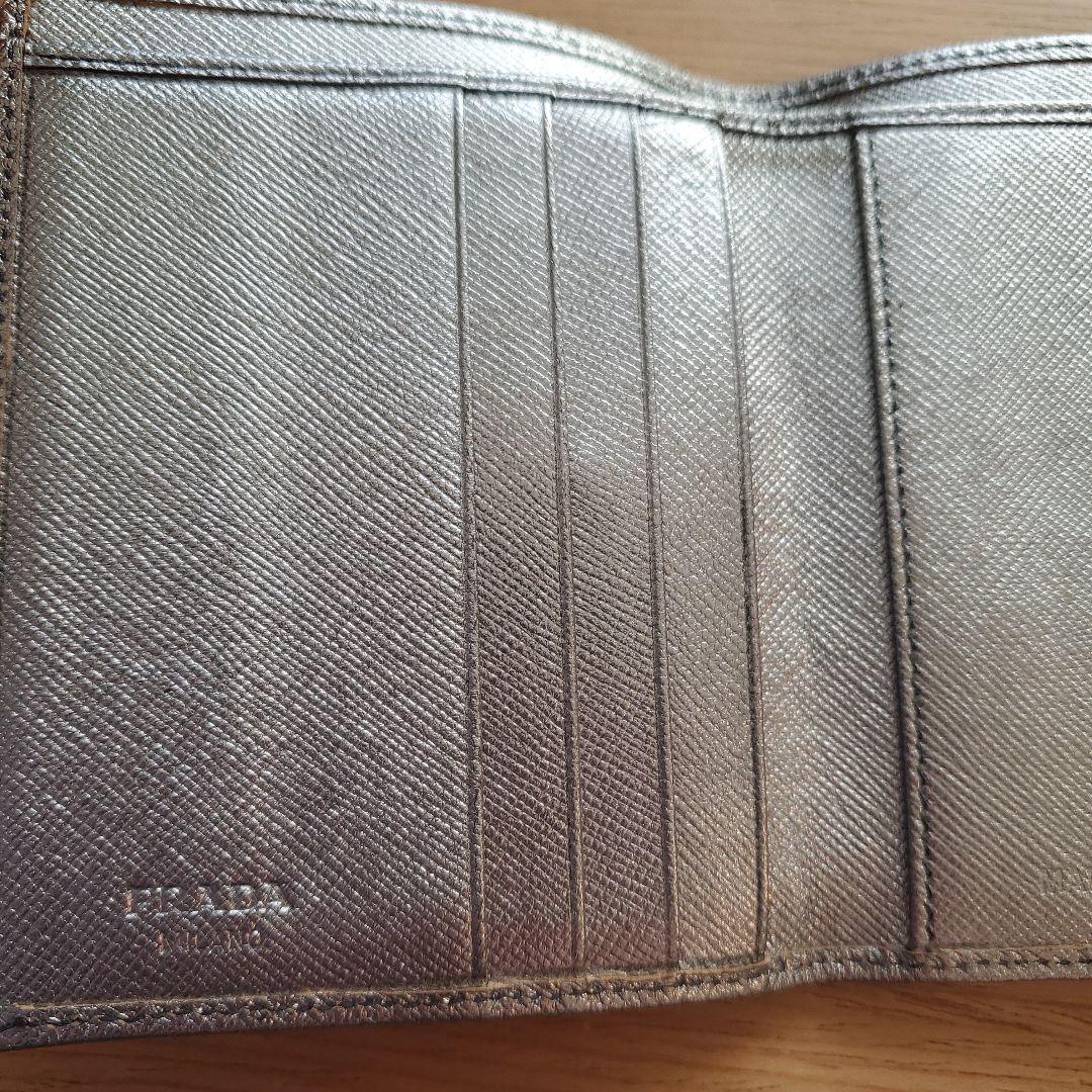 稜久☆PRADA サフィアーノ☆ 三つ折り財布 シルバー☆レザー