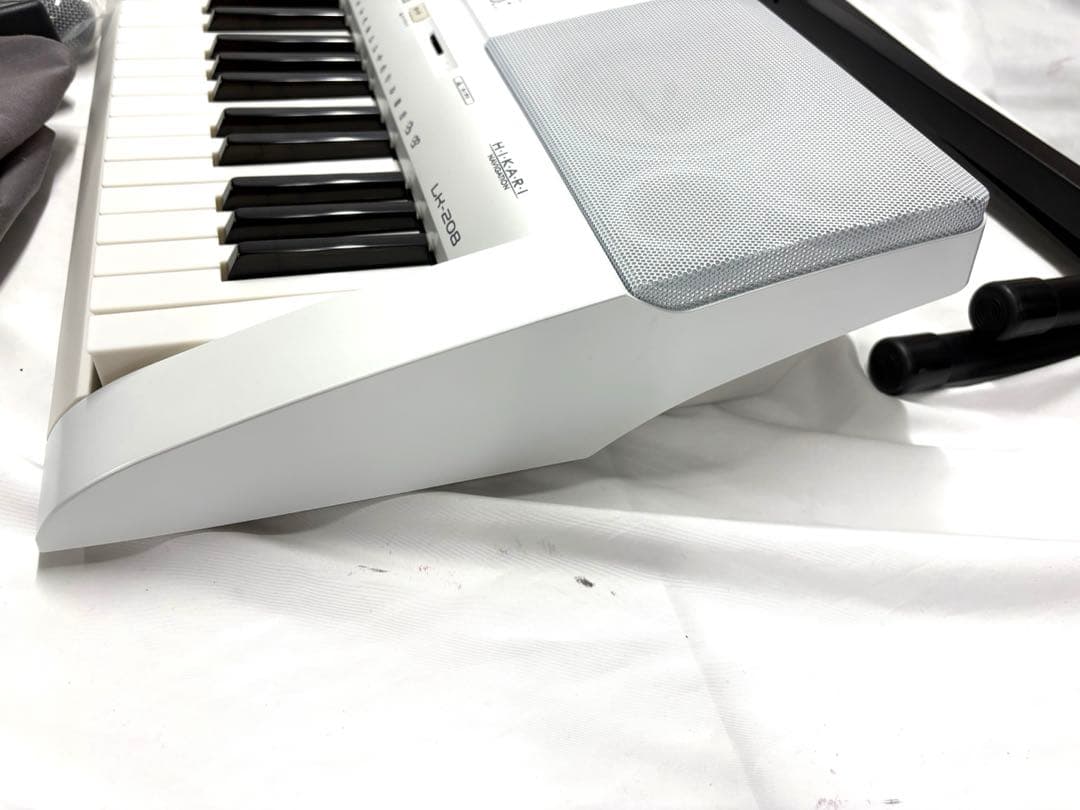 【極美品】電子ピアノ CASIO LK-208 光ナビ　スタンドなど付属品あり