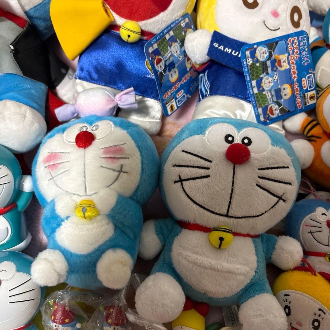 ドラえもん ぬいぐるみとフィギュア セット