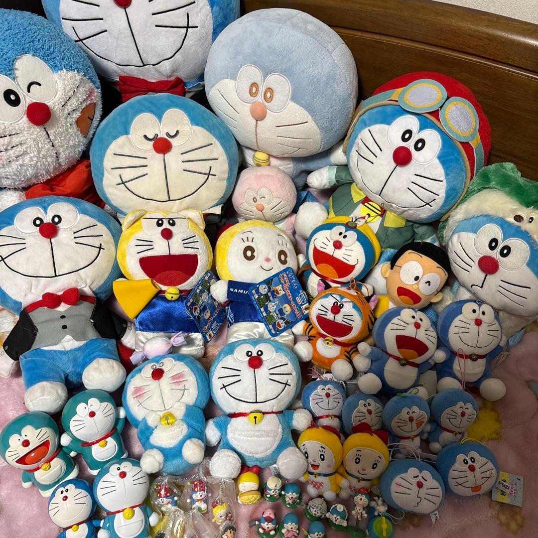 ドラえもん ぬいぐるみとフィギュア セット