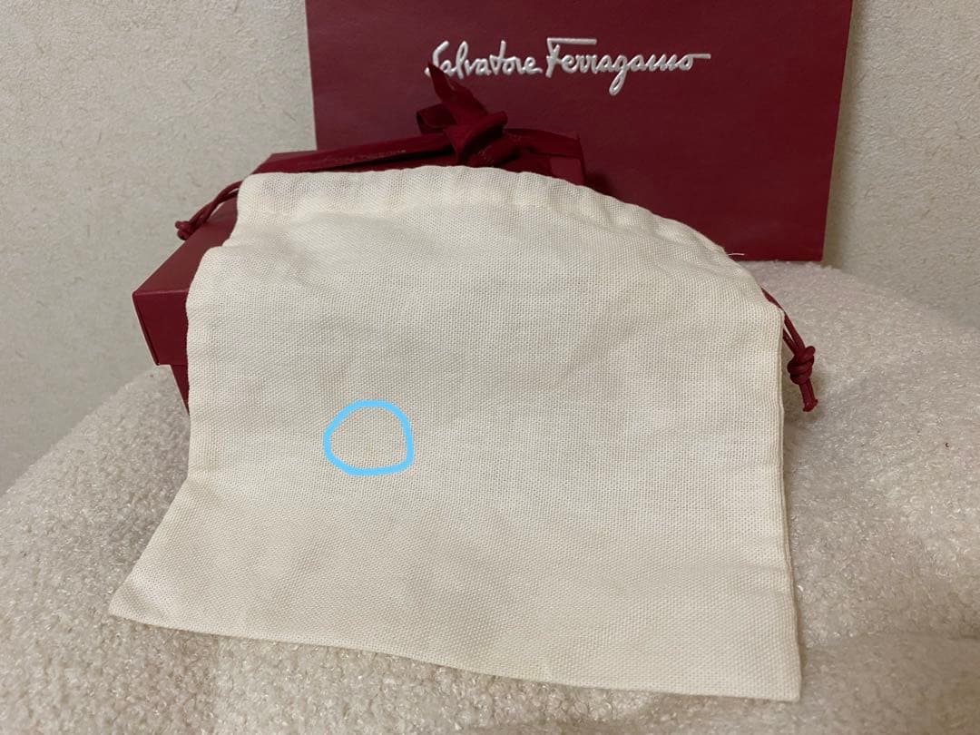 ⭐︎箱、ショッパー無⭐︎SalvatoreFerragamo ブラック カチューシャ