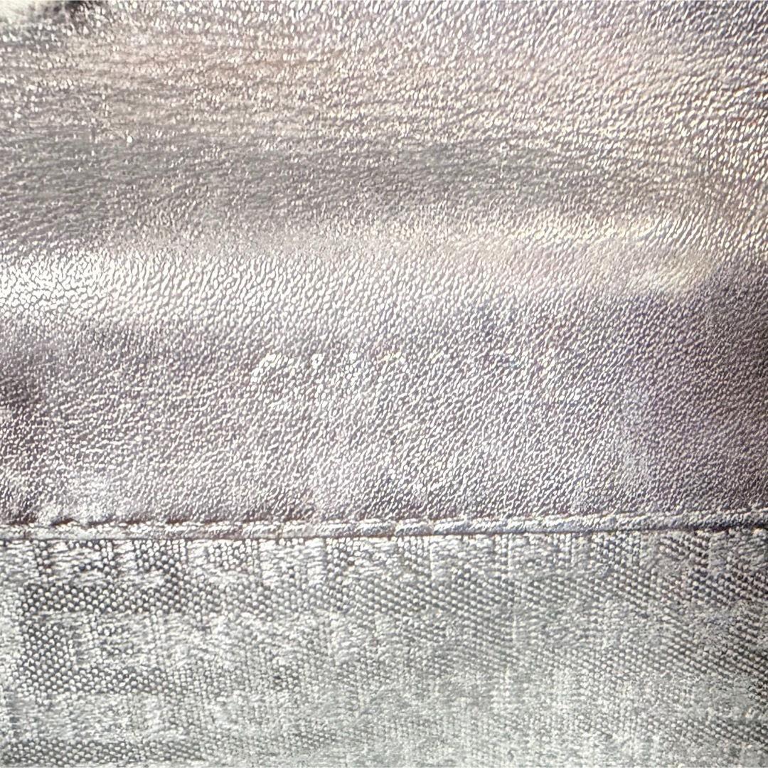 CHANEL 二つ折り財布 コンパクト ロゴ型押し 黒 キルティング レザー