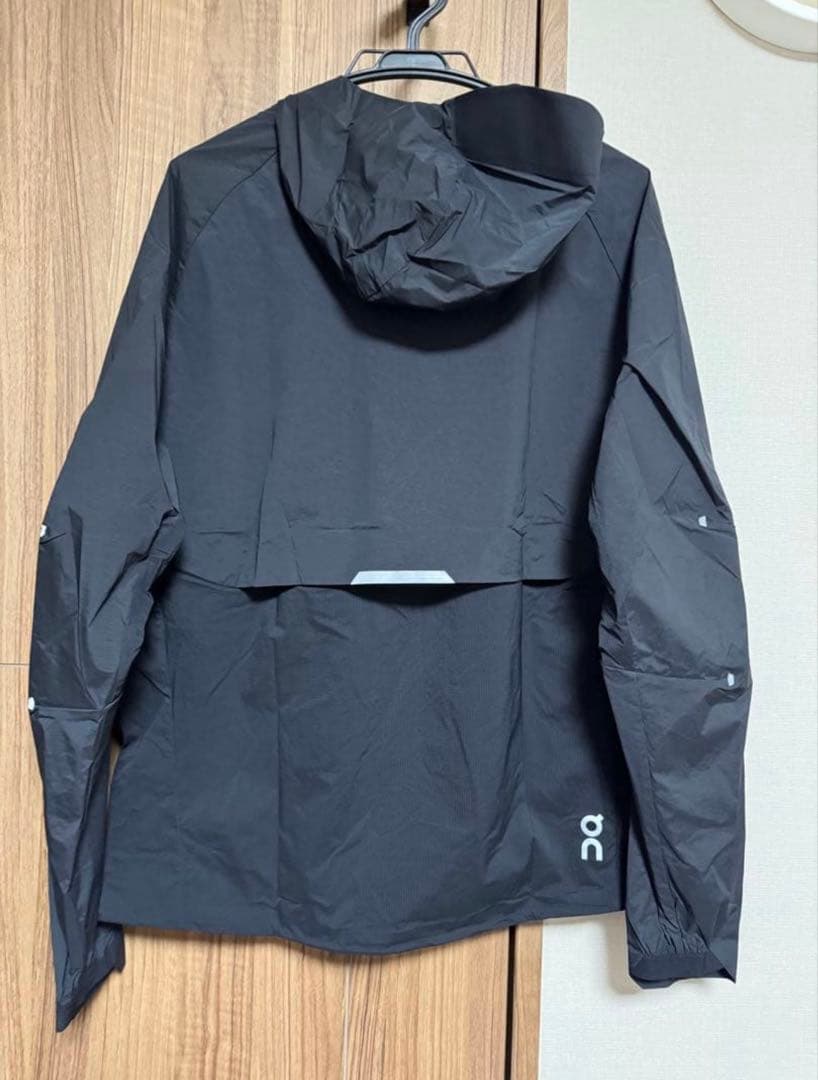 オン　コアジャケット　メンズMサイズ