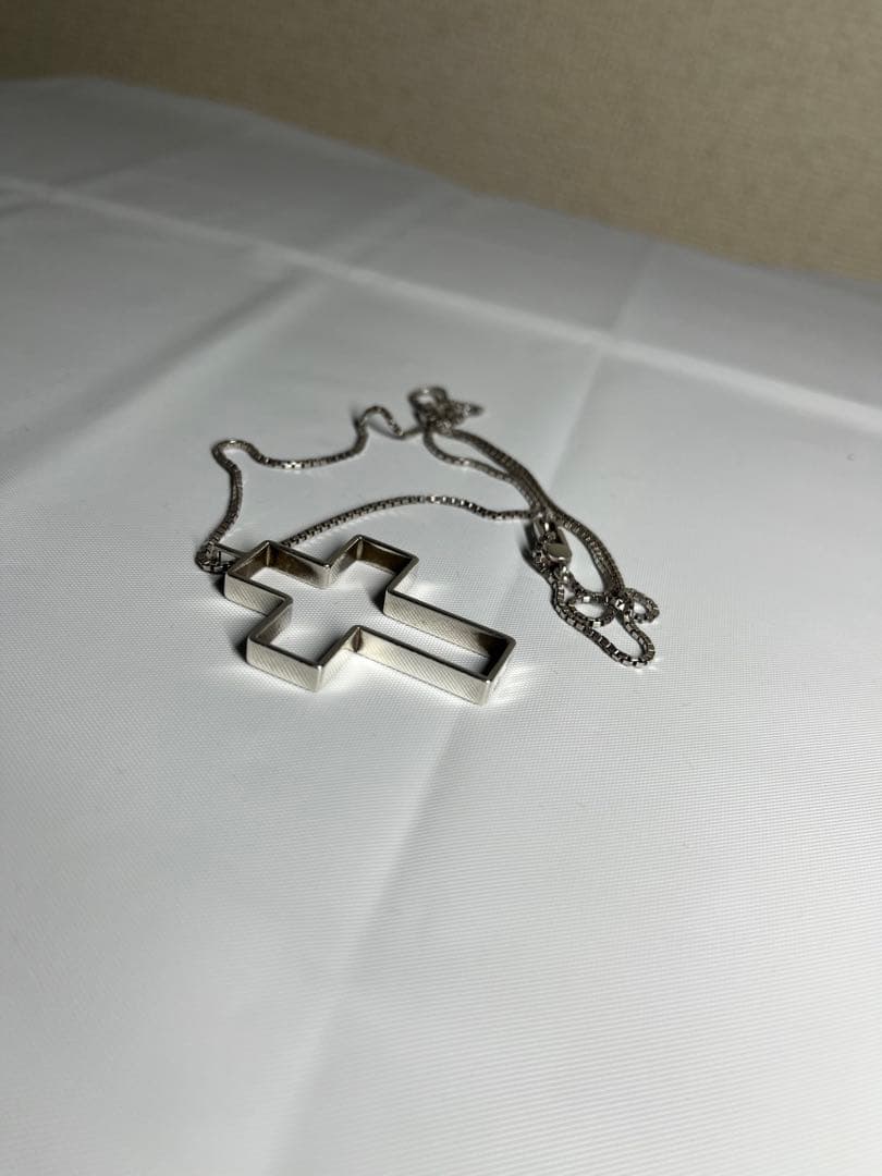 GUCCI グッチ オープンクロスネックレス
