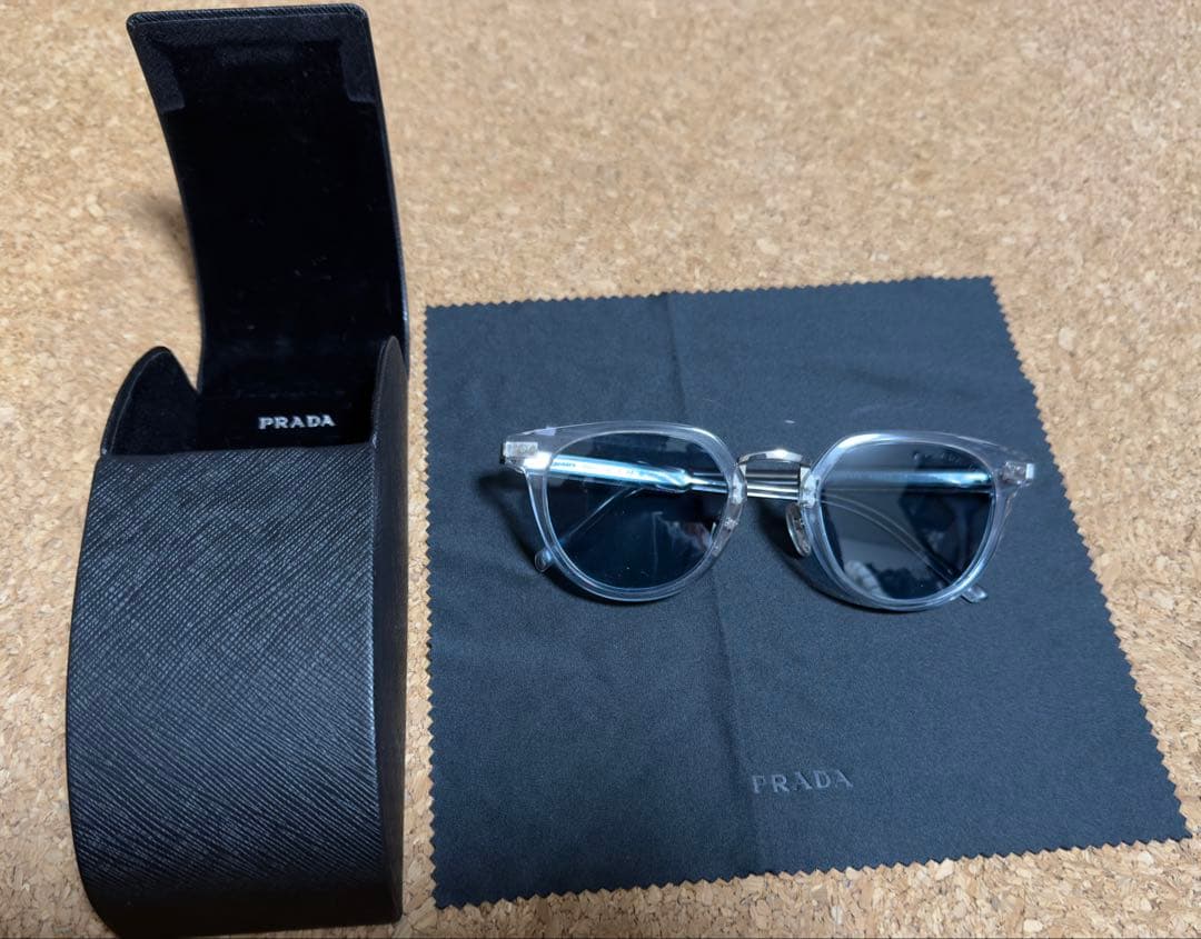 PRADA クリアラウンドサングラス ケース付き