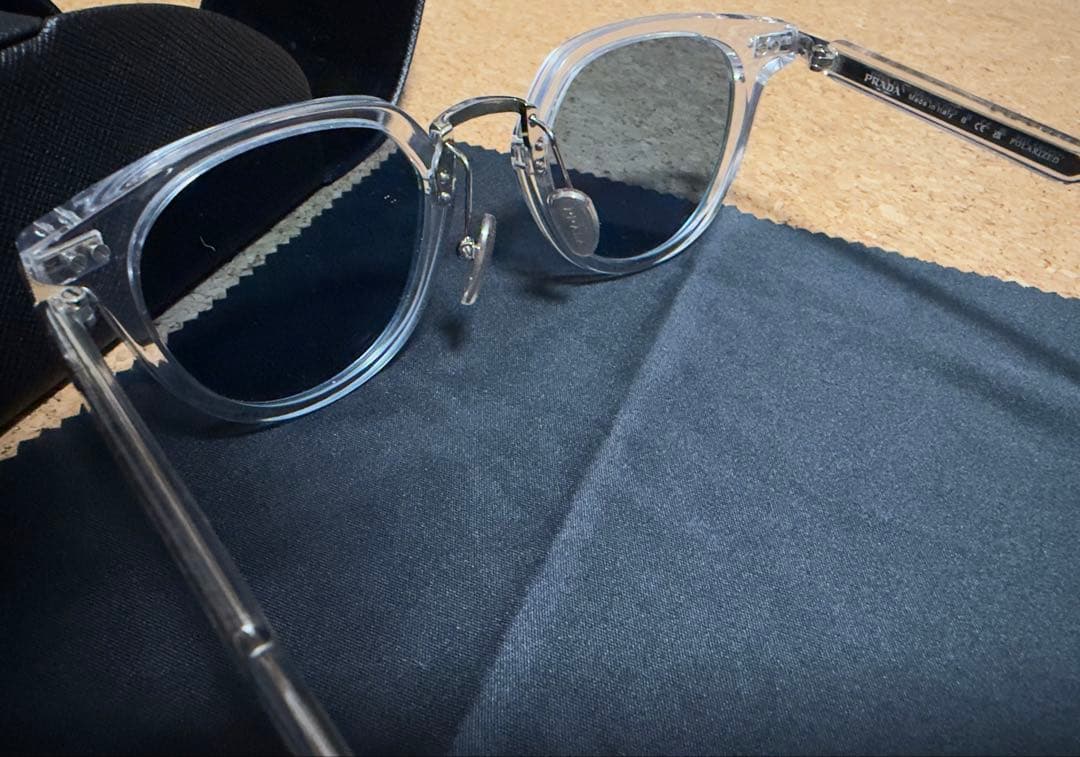 PRADA クリアラウンドサングラス ケース付き