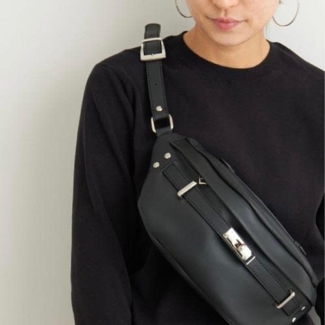 【美品】AULENTTI レザー ボディバッグ ウエストバッグ ポーチ ブラック