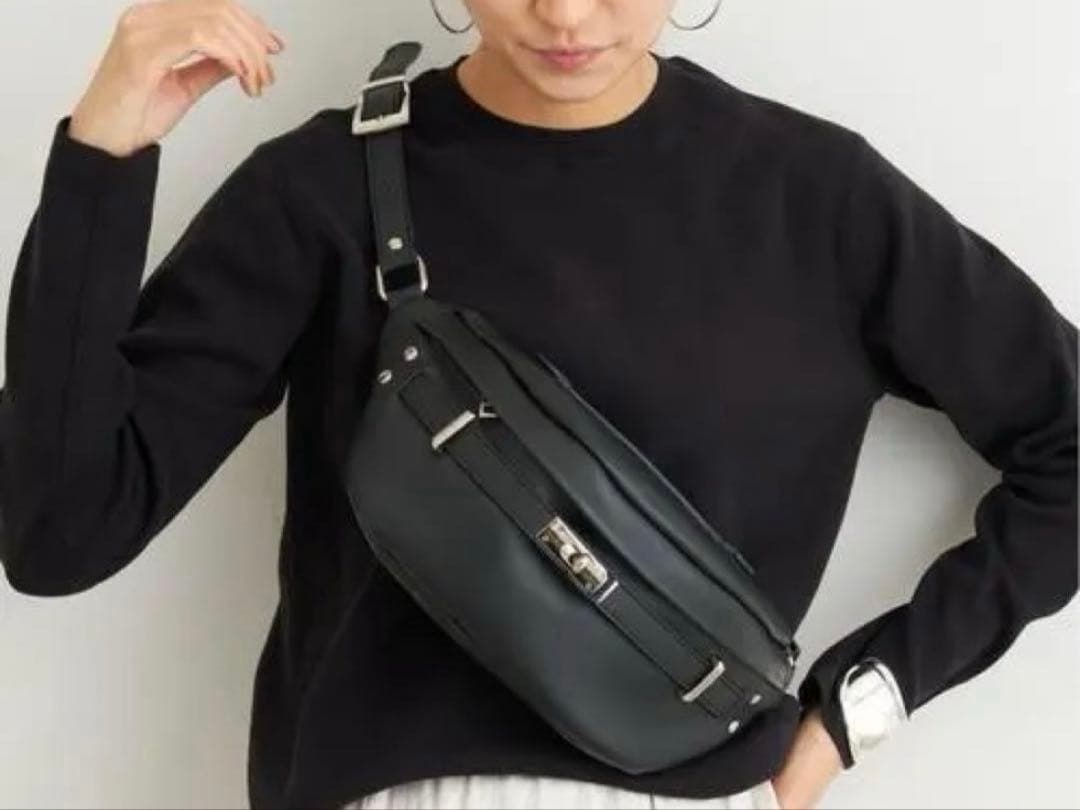 【美品】AULENTTI レザー ボディバッグ ウエストバッグ ポーチ ブラック