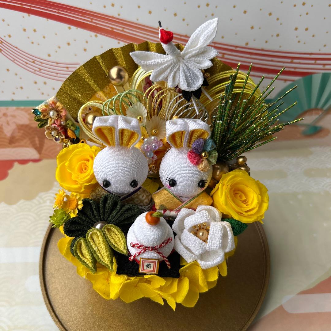 ハンドメイド❣️お正月アレンジ❣️薔薇、鏡餅、扇、椿、イエローアレンジ❣️