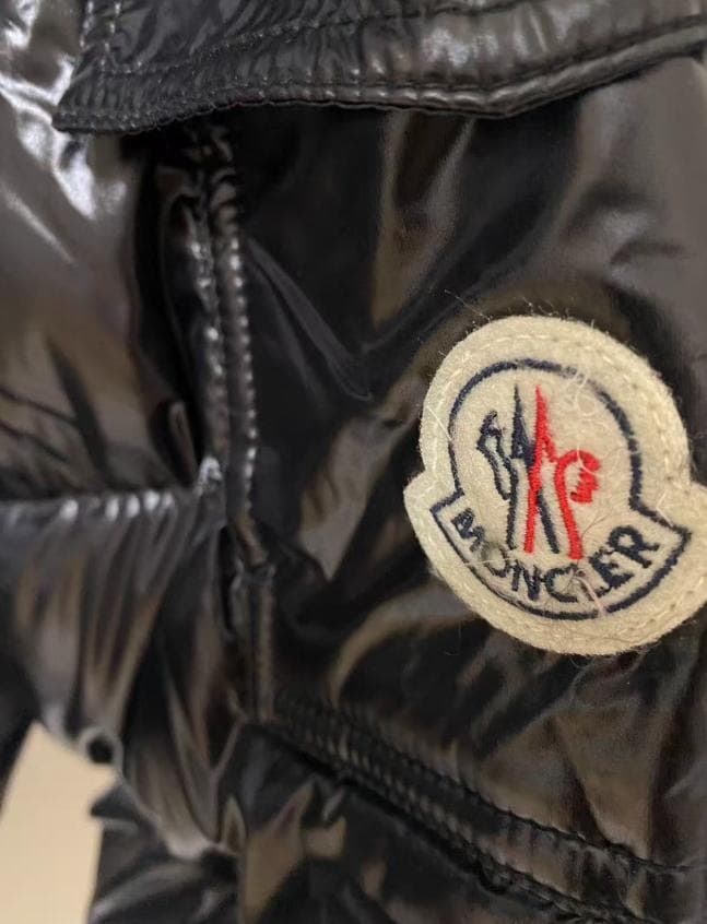 美品MONCLER ブラック ダウンジャケット