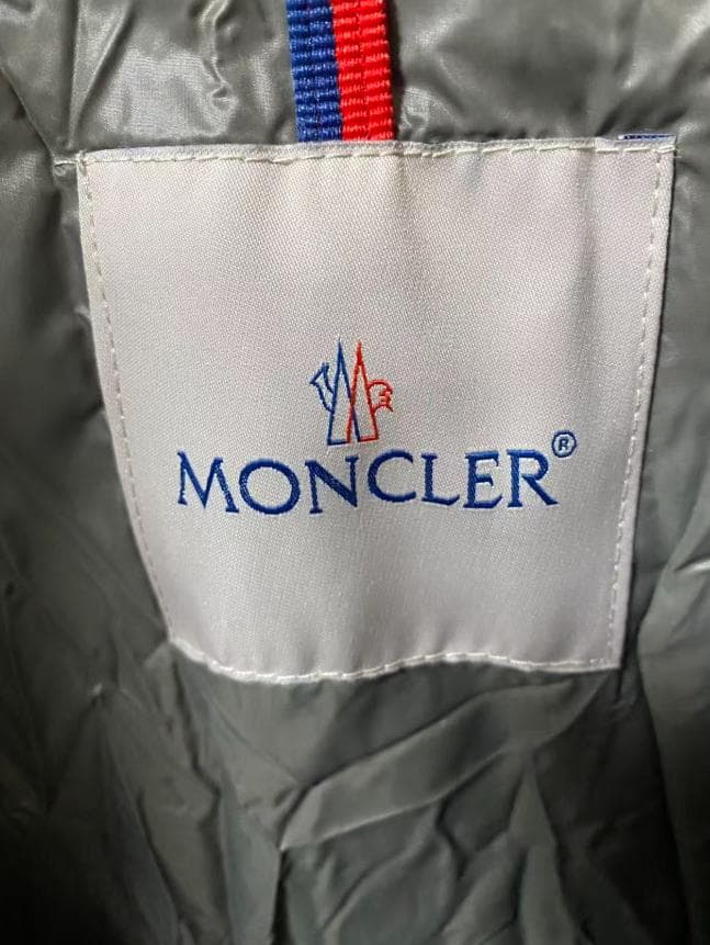 美品MONCLER ブラック ダウンジャケット